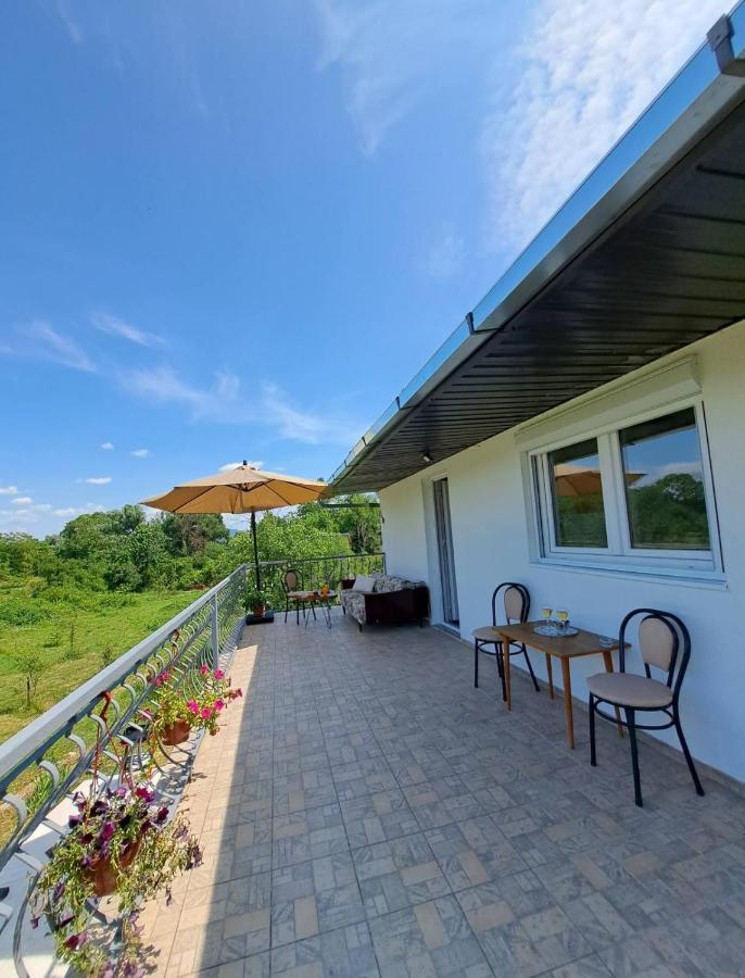 ליובוסקי Guest House Green River מראה חיצוני תמונה