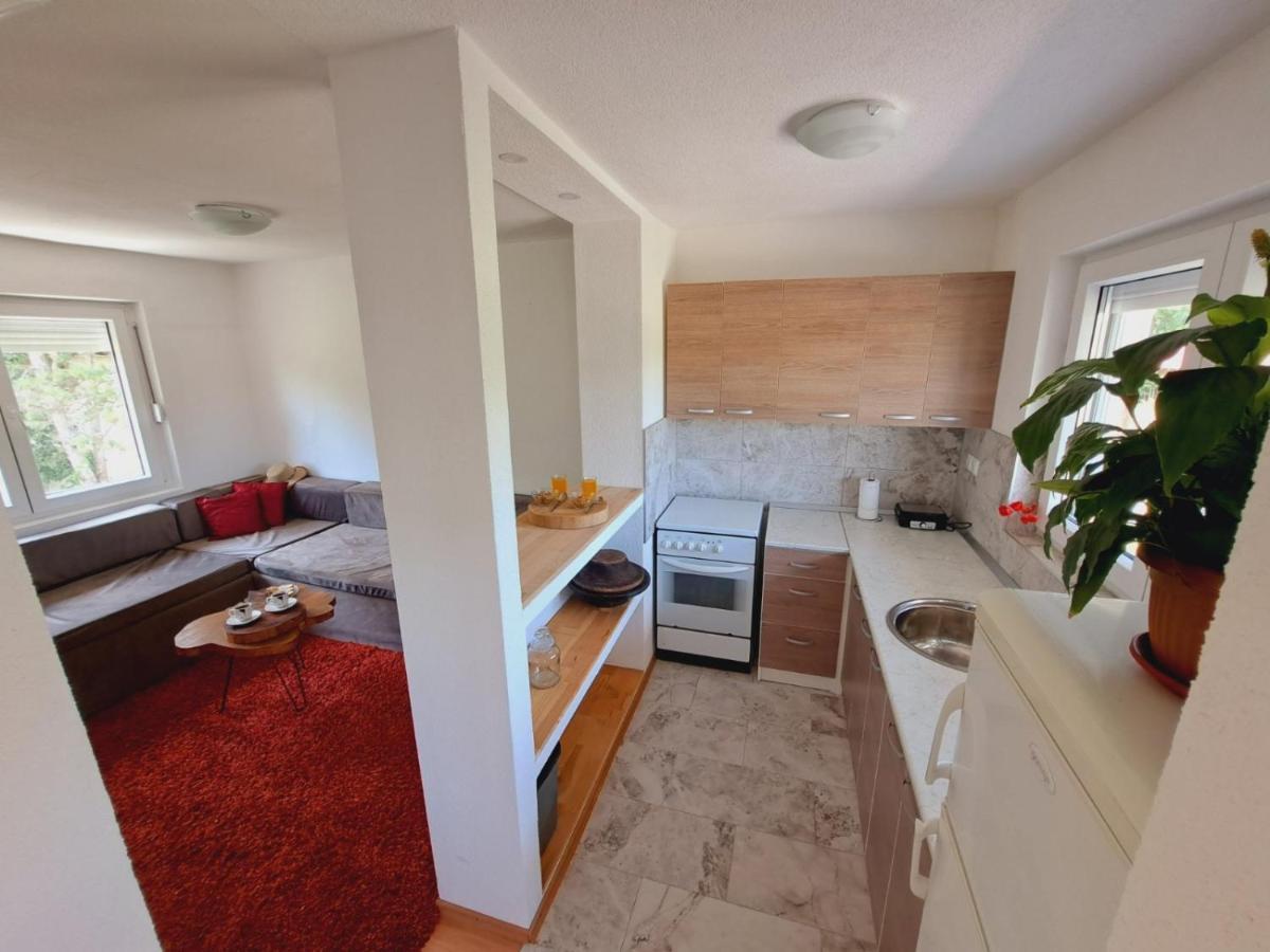 ליובוסקי Guest House Green River מראה חיצוני תמונה