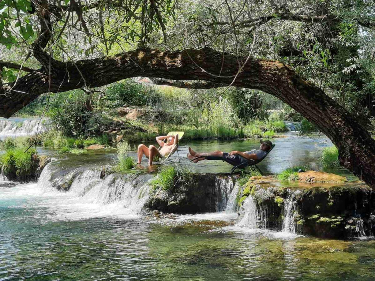 ליובוסקי Guest House Green River מראה חיצוני תמונה